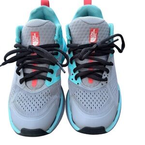 The North Face VECTIV Enduris trail running shoe. 
Women’s training shoe Size 6